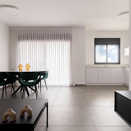 Stunning And Spacious In Kiryat Ata Qiryat Ata Buitenkant foto