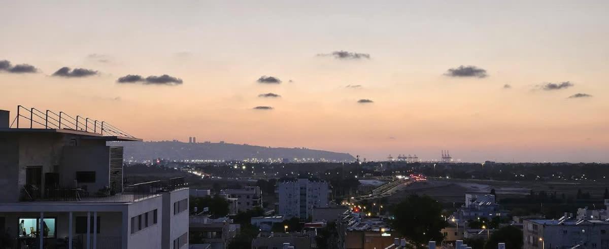 Stunning And Spacious In Kiryat Ata Qiryat Ata Buitenkant foto