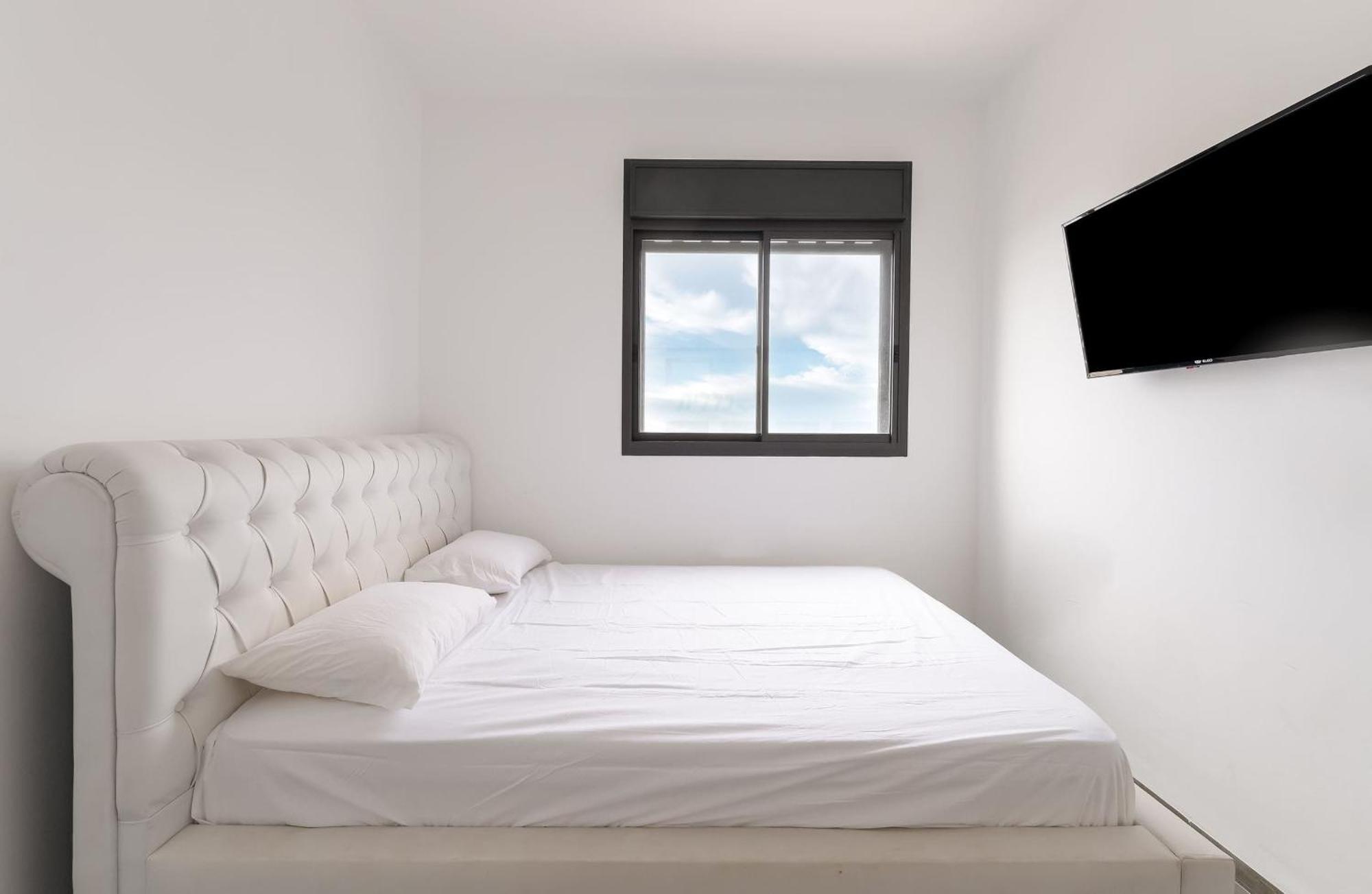 Stunning And Spacious In Kiryat Ata Qiryat Ata Buitenkant foto