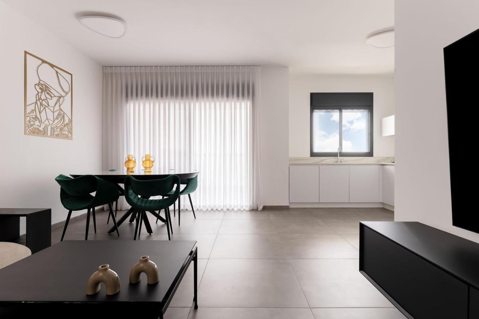 Stunning And Spacious In Kiryat Ata Qiryat Ata Buitenkant foto